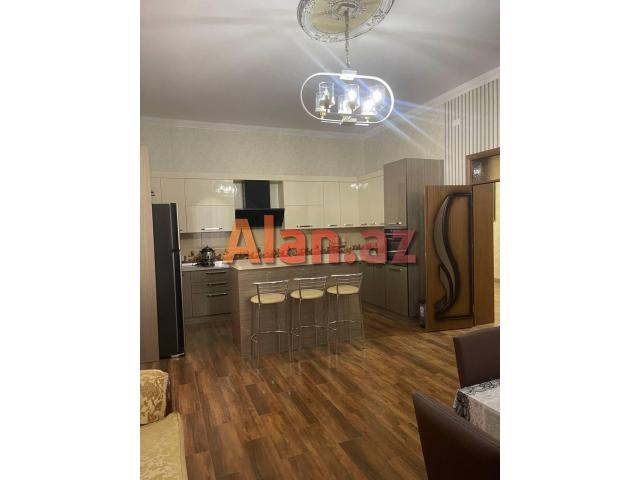 Mərdəkanda bağ evi satılır