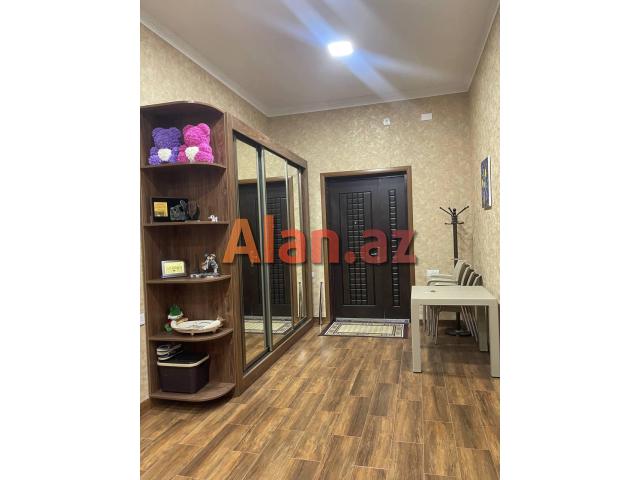 Mərdəkanda bağ evi satılır