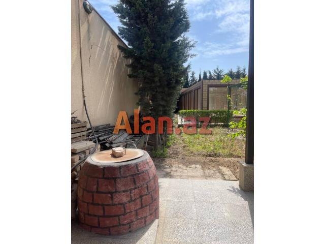Mərdəkanda bağ evi satılır