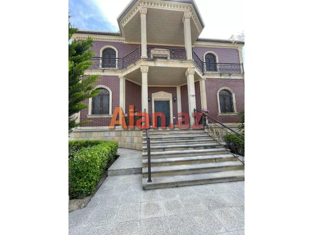 Mərdəkanda bağ evi satılır