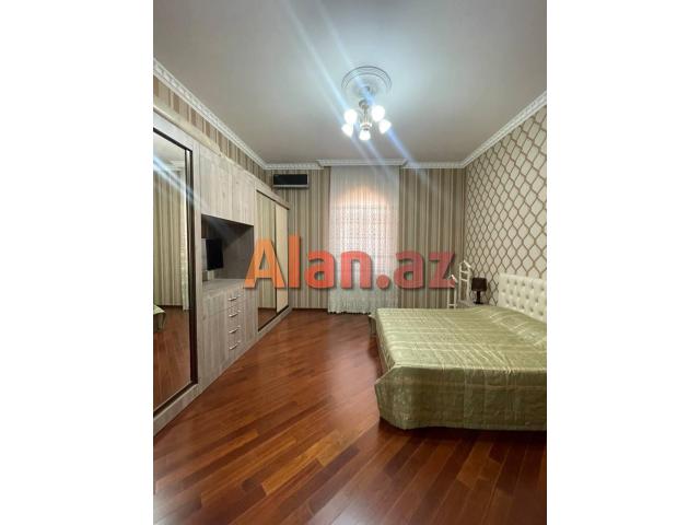 Mərdəkanda bağ evi satılır