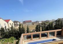 Mərdəkanda  bağ evi satılır