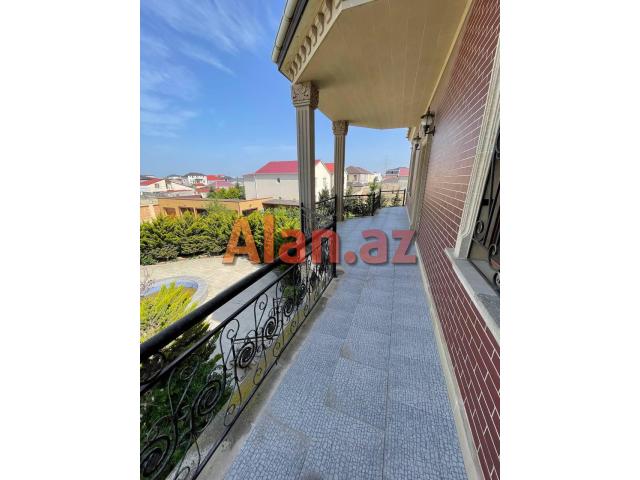 Mərdəkanda bağ evi satılır