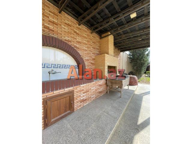 Mərdəkanda bağ evi satılır