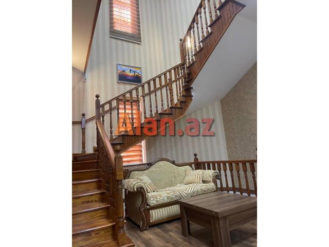 Mərdəkanda bağ evi satılır