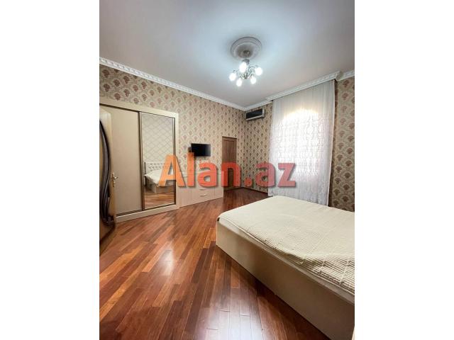 Mərdəkanda bağ evi satılır