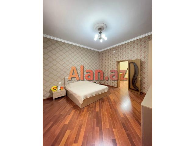 Mərdəkanda bağ evi satılır