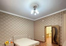 Mərdəkanda  bağ evi satılır