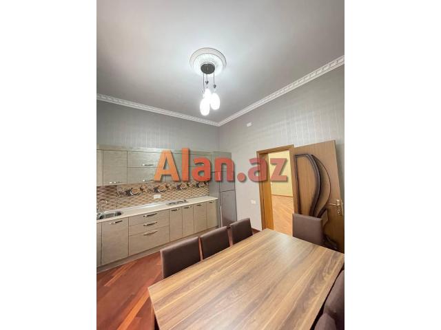 Mərdəkanda bağ evi satılır