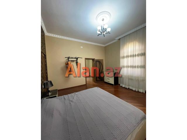 Mərdəkanda bağ evi satılır