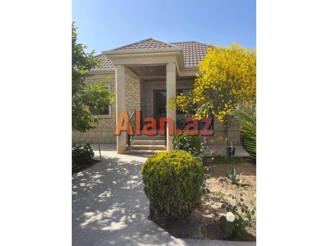 Mərdəkanda bağ evi satılır