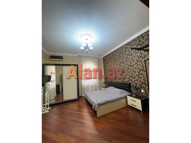 Mərdəkanda bağ evi satılır