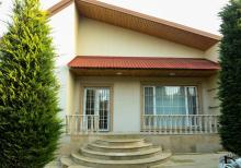 Mərdəkanda  bağ evi satılır