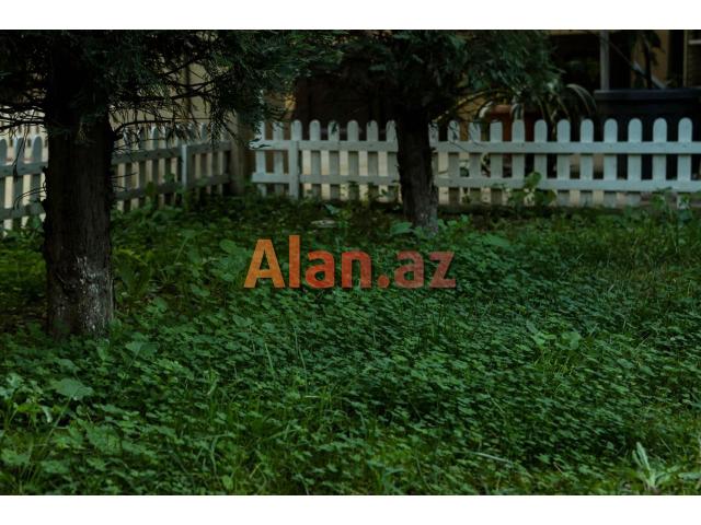 Mərdəkanda bağ evi satılır