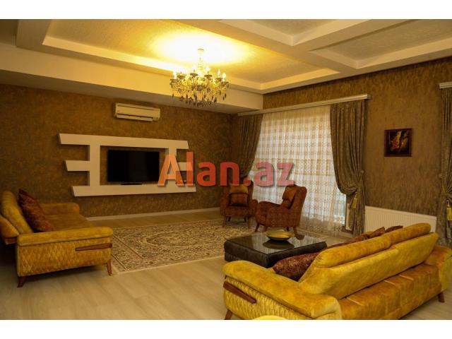 Mərdəkanda bağ evi satılır