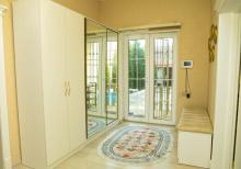 Mərdəkanda  bağ evi satılır