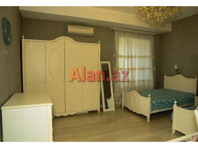 Mərdəkanda bağ evi satılır