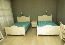 Mərdəkanda  bağ evi satılır