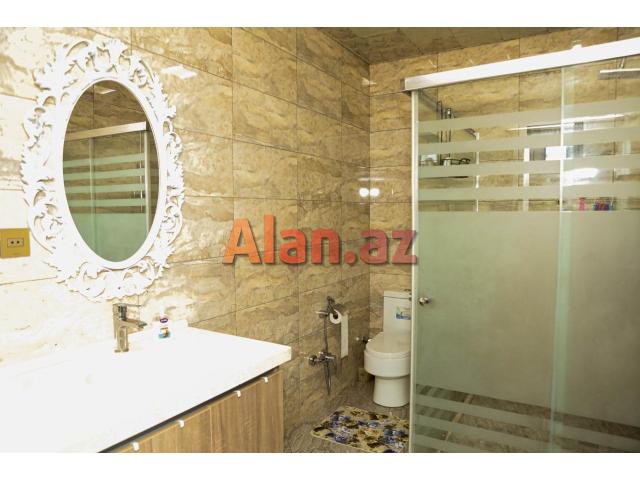 Mərdəkanda bağ evi satılır