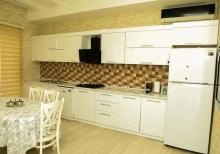 Mərdəkanda  bağ evi satılır