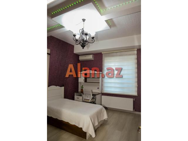 Mərdəkanda bağ evi satılır