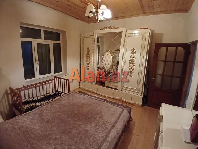 Şüvəlanda həyət evi satılır