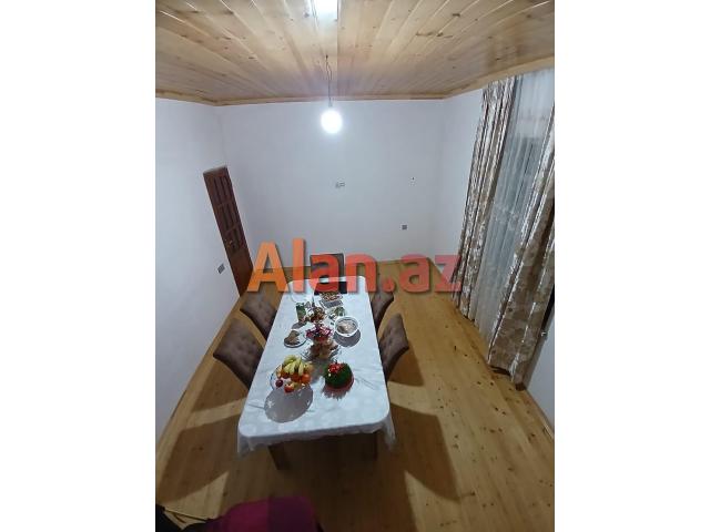 Şüvəlanda həyət evi satılır
