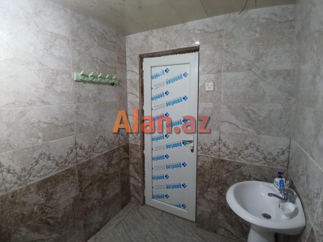 Şüvəlanda həyət evi satılır