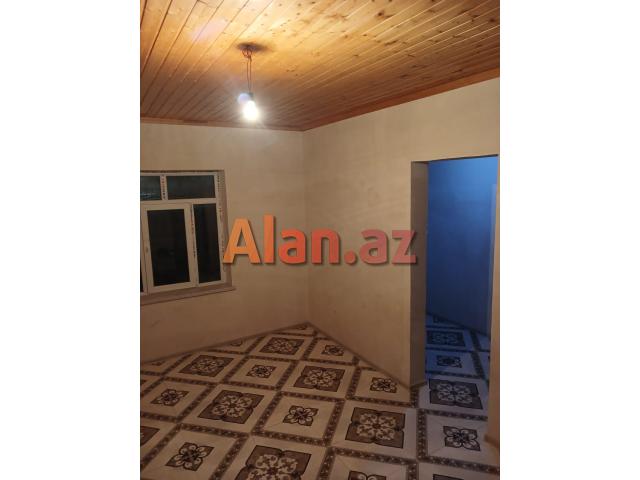 Şüvəlanda həyət evi satılır