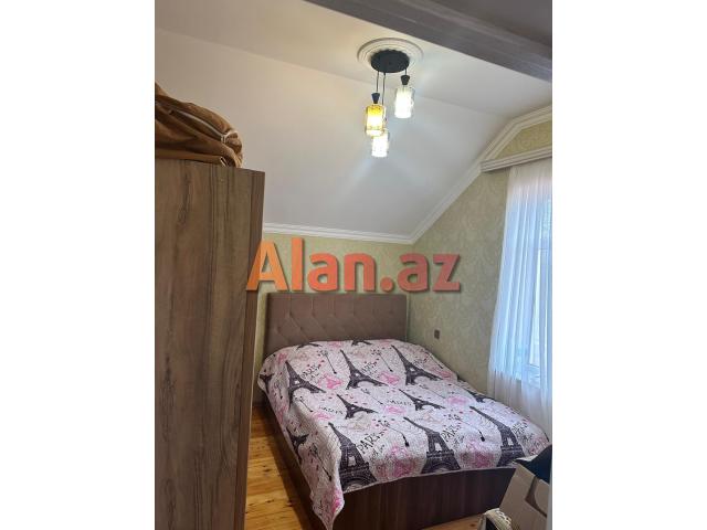 Şüvəlanda həyət evi satılır