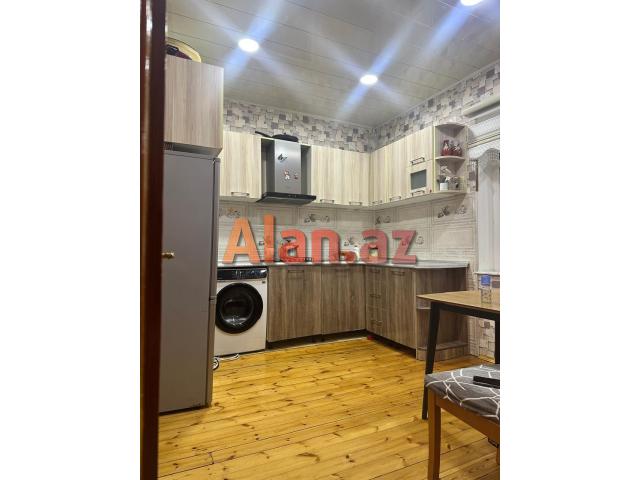 Şüvəlanda həyət evi satılır