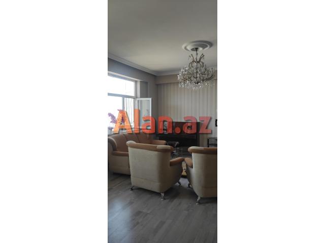 4 otaqlı yeni tikili binada mənzil satılır