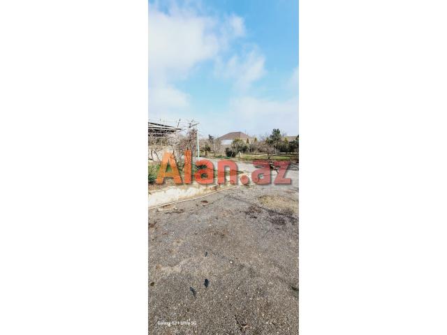 Buzovnada torpaq satılır