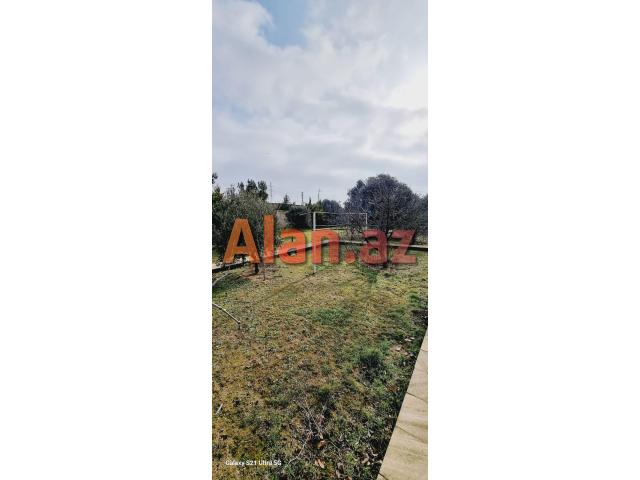 Buzovnada torpaq satılır