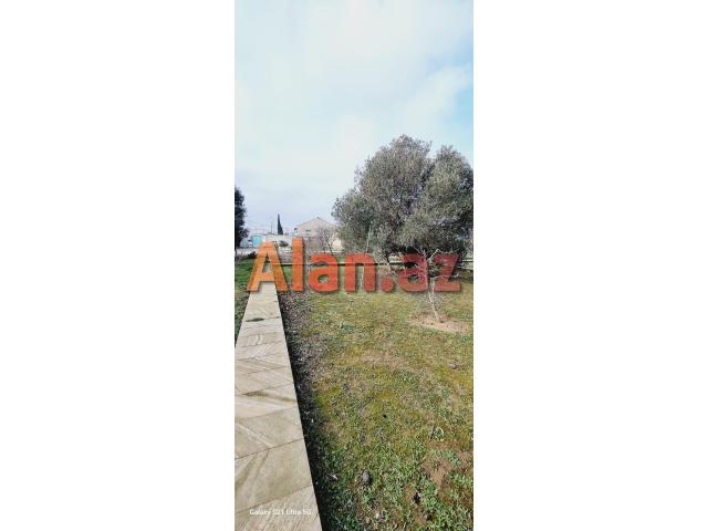 Buzovnada torpaq satılır