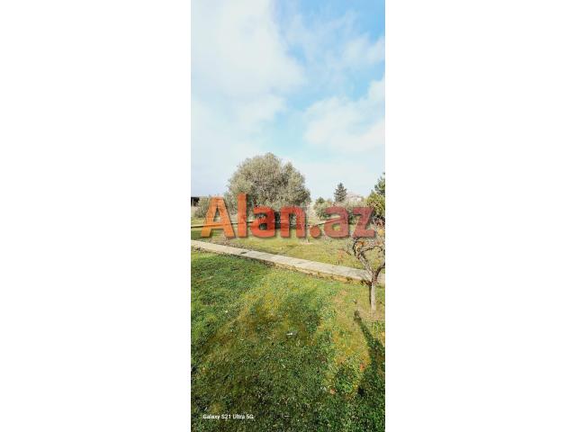 Buzovnada torpaq satılır