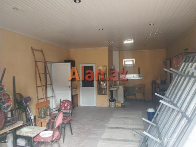 Şüvəlanda bağ evi satılır