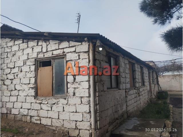 Şüvəlanda bağ evi satılır