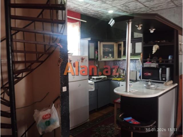 Şüvəlanda bağ evi satılır