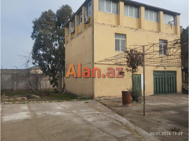 Şüvəlanda bağ evi satılır