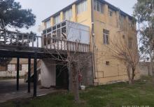 Şüvəlanda bağ evi satılır