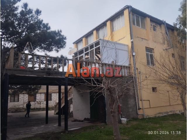 Şüvəlanda bağ evi satılır