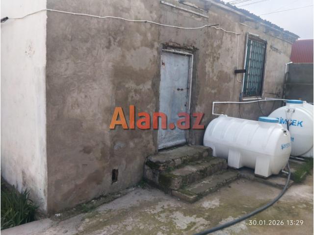 Şüvəlanda həyət evi satılır