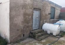 Şüvəlanda həyət evi satılır