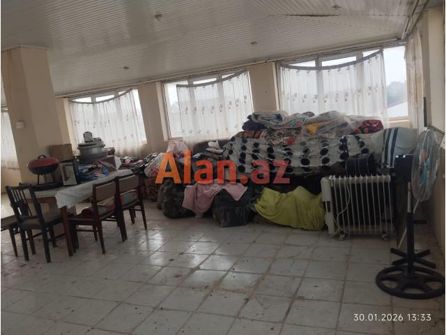 Şüvəlanda həyət evi satılır