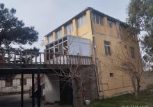 Şüvəlanda həyət evi satılır