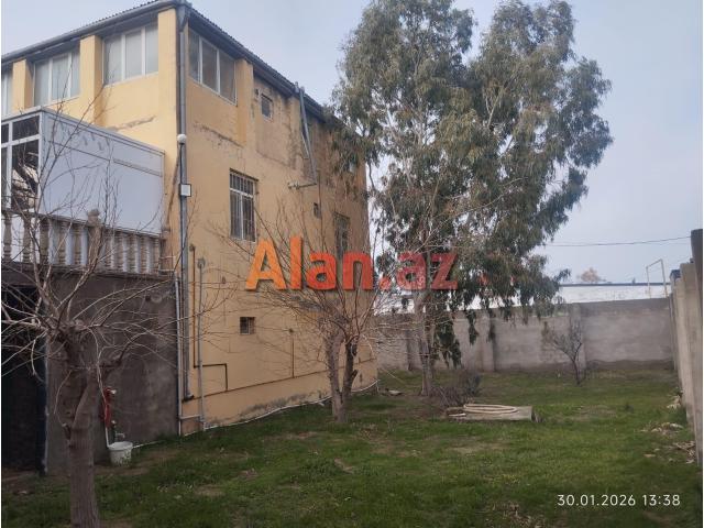 Şüvəlanda həyət evi satılır