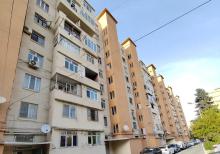 Babək prospekti Xalqlar Dostluğu metrosu