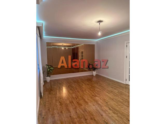 Babək prospekti Xalqlar Dostluğu metrosu