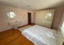 Hövsanda dənizə çox yaxın 3 mərtəbəli villa satılır.